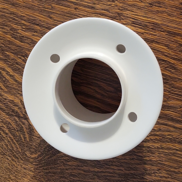 Americana candle shade, fingertip towel and small stars, and red star plate - Picture 5 of 7